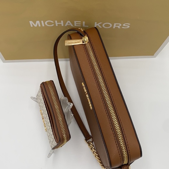 MICHAEL KORS LG EW CROSSBODY & MD ZA CARD CASE SET - Picture 8 of 16